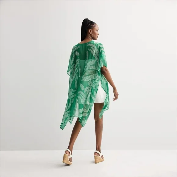 💥Host Pick💥 Nine West Green Tropical Printed Topper / Cover-Up / Kumono ~ OS - Picture 2 of 3